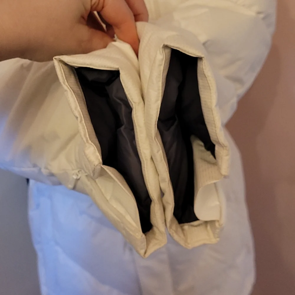 THE NORTH FACE white puffer ski jacket with belt - Picture 3 of 9